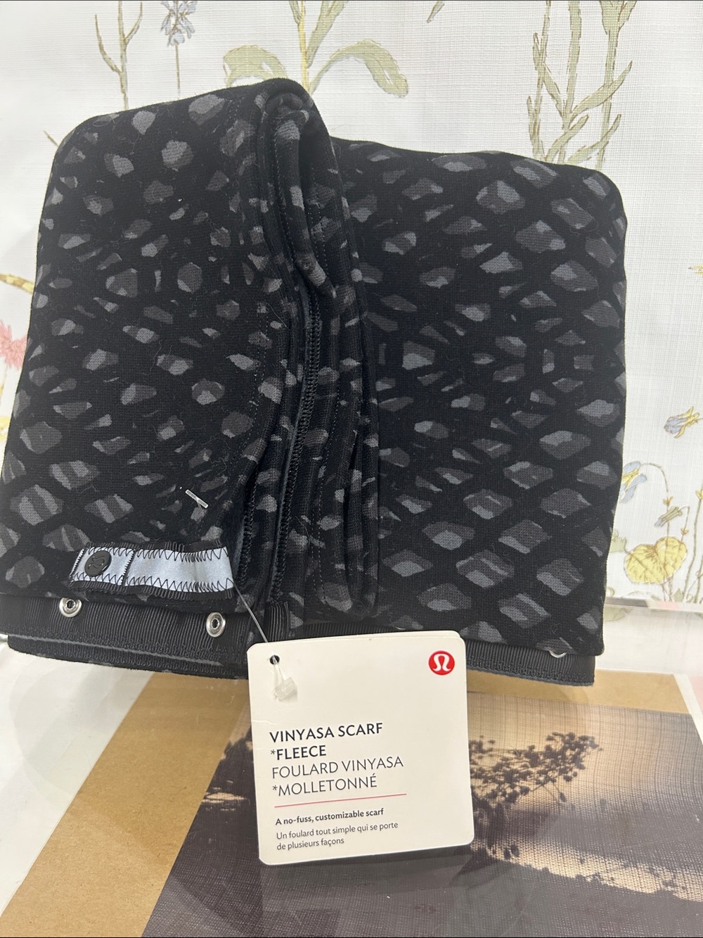 lululemon athletica Vinyasa Fleece Scarf - Black with Gray Pattern